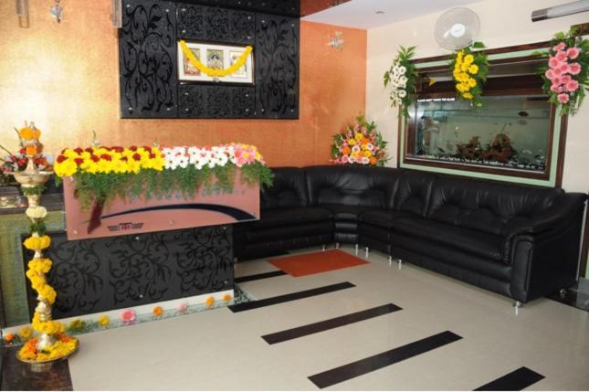 Hotel Seven Hills Inn Тирупати Екстериор снимка